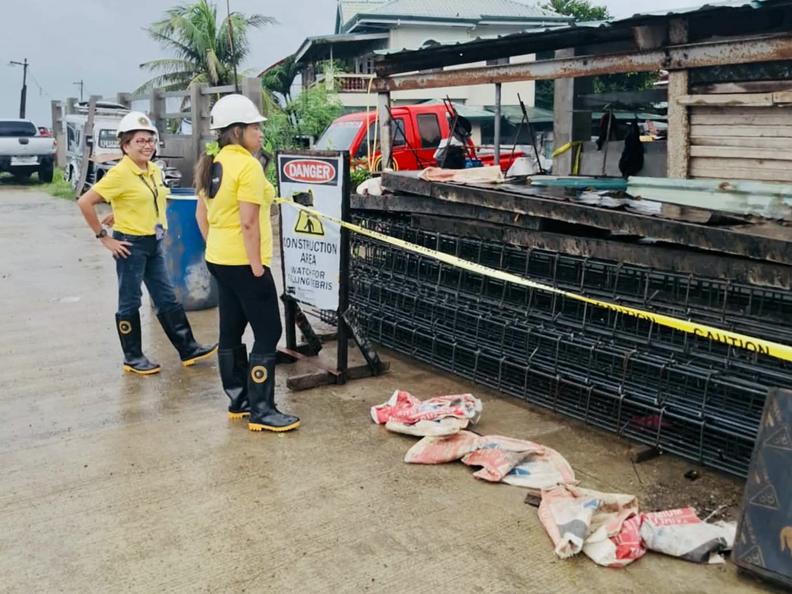 G2 representatives inspecting prepared reinforcement cages